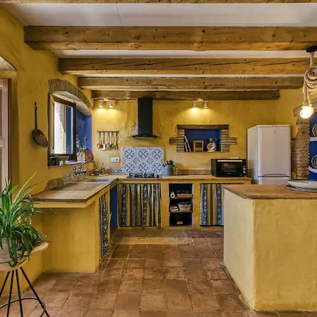 Casa De Pueblo Cantallops
